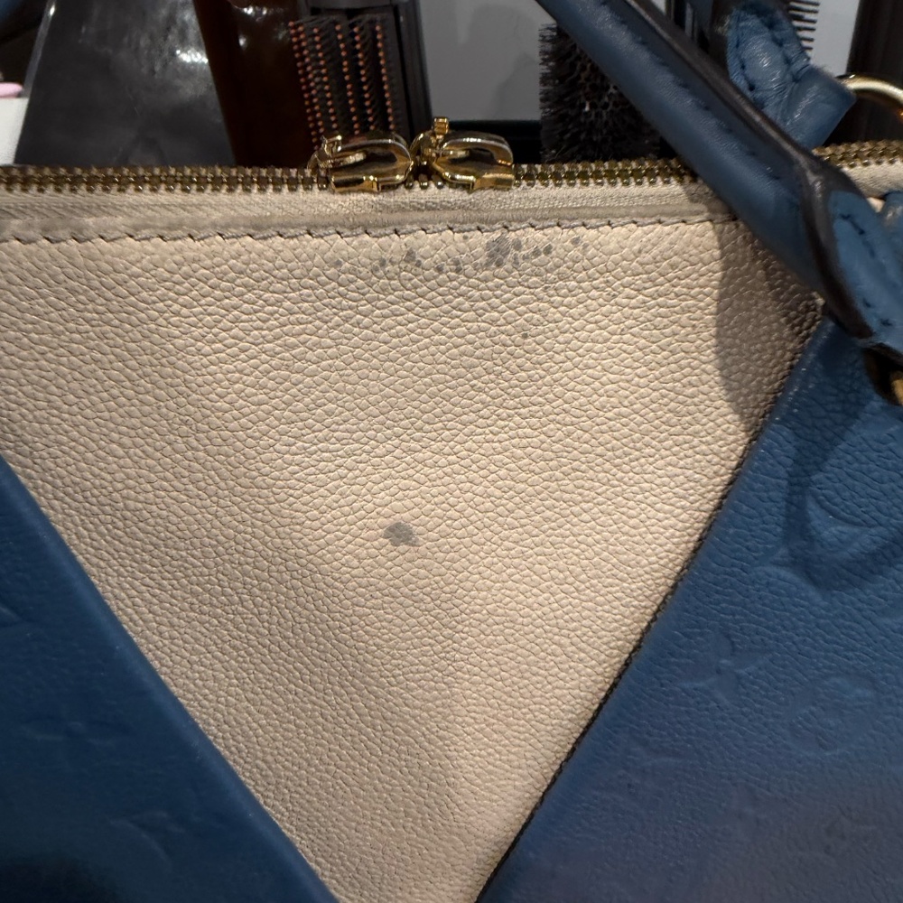 Louis Vuitton - Picture 6 of 16